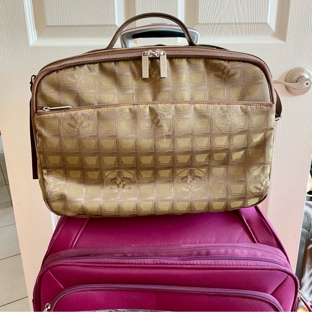 CHANEL CARRY ON LUGGAGE❤️